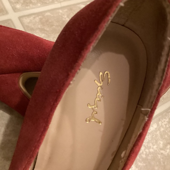 ~ Spiegel Red Suede Stiletto Pumps, SOLD AS-IS ~ - Picture 9 of 14